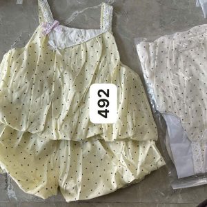 Bộ TK Áo 2 Dây Chấm Bi Đính Nơ Quần Bí